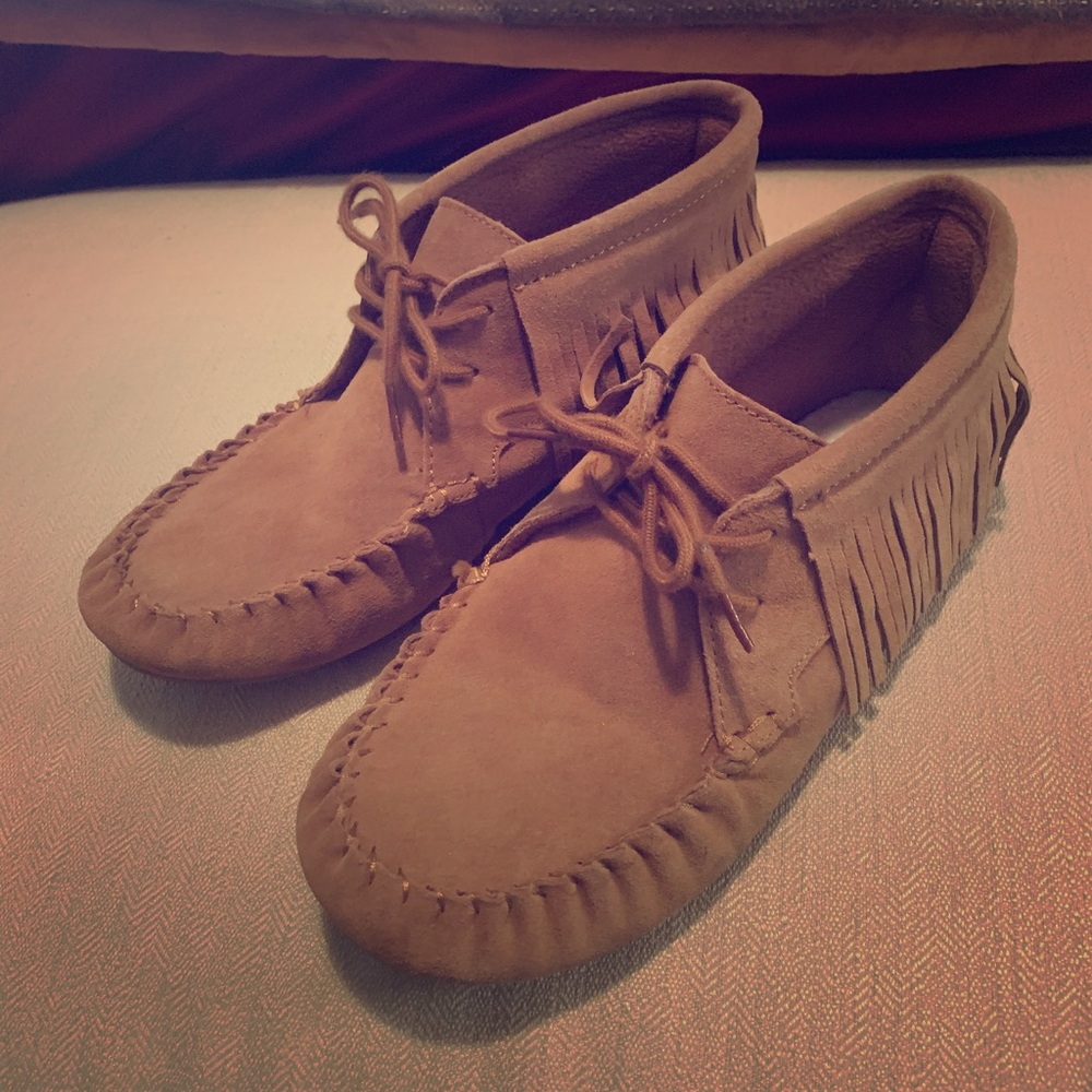 Cute ankle moccasins booties!